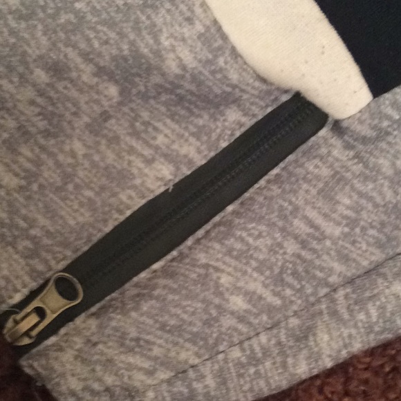 25$ - Picture 2 of 4